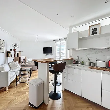8 Madeleine Beauty Apartment Paris