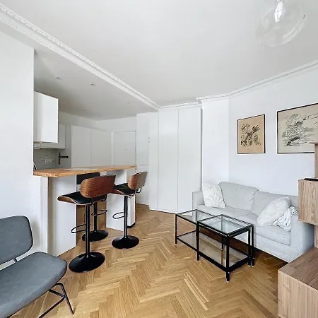 8 Madeleine Beauty Apartment Paris