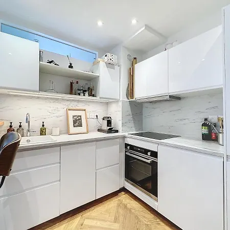 8 Madeleine Beauty Apartment
